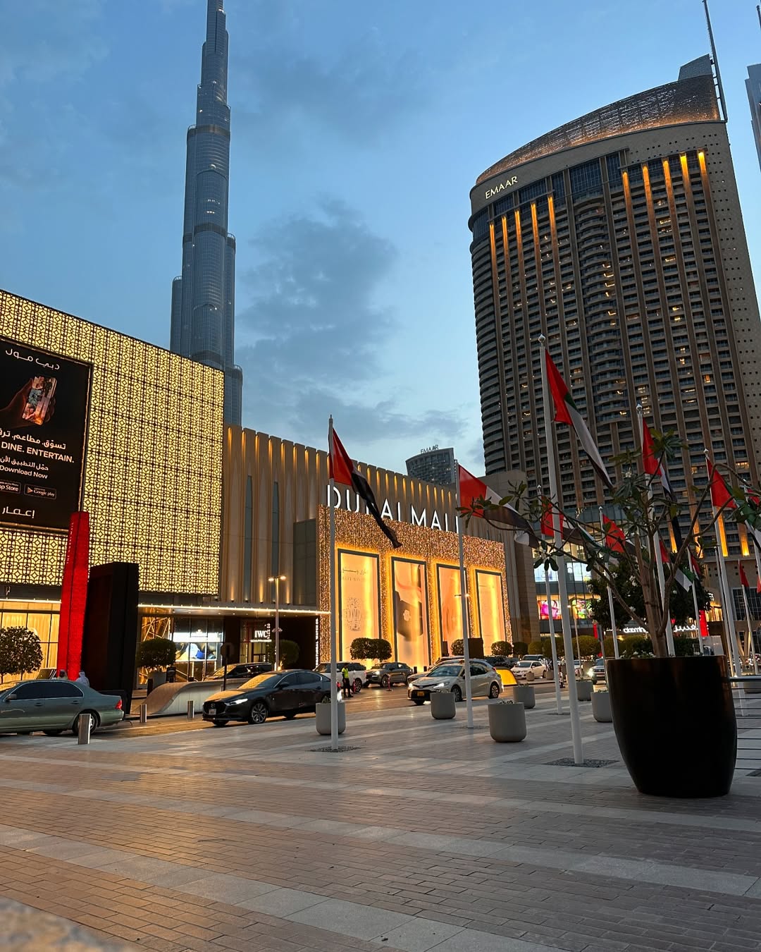 Dubai Mall with Burj Khalifa in the background
